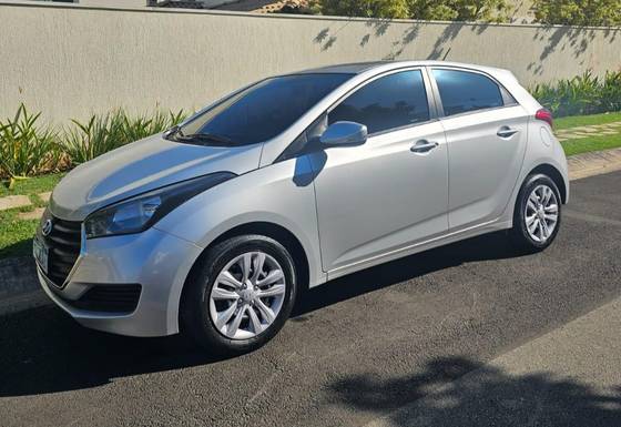 HYUNDAI HB20 1.6 COMFORT PLUS 16V FLEX 4P AUTOMÁTICO